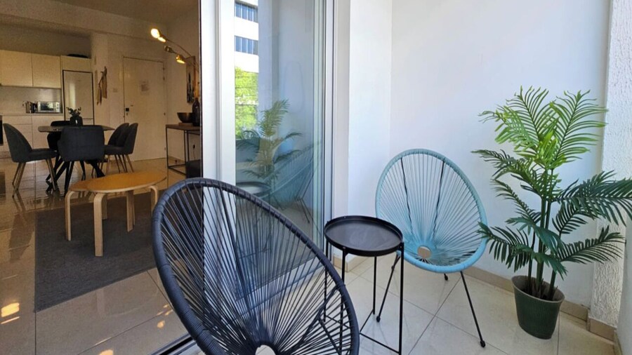 Phaedrus Living: Central Luxury Flat Esperidon 201