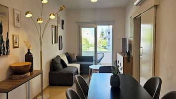 Leilighet, 2 soverom | 2 soverom, safe på rommet, lydisolert og strykejern/-brett