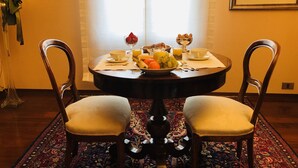 فطور أوروبي مجانًا يوميًا