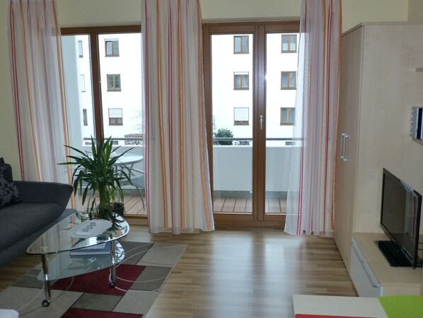 Apartment | Living area | LED TV - Abendsonne (Bamberg)