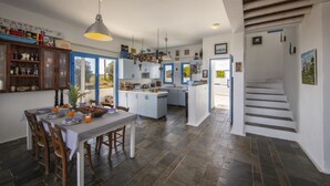 Villa, 3 soverom, privat basseng, sjøutsikt | Oppholdsområde