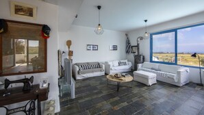 Villa, 3 soverom, privat basseng, sjøutsikt | Oppholdsområde