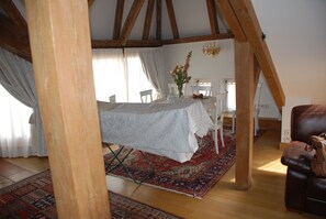 Appartamento Romantico | Area soggiorno | TV LED, lettore DVD