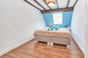 1 slaapkamer, een bureau, een strijkplank/strijkijzer, gratis wifi