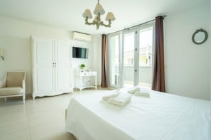 Superior Room | 1 bedroom, hypo-allergenic bedding, minibar, desk