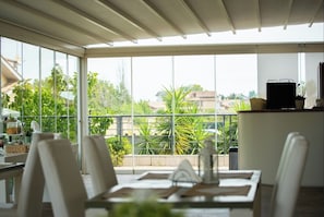 Daily buffet breakfast (EUR 7 per person)