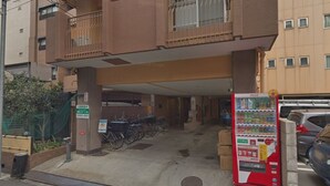 施設の正面