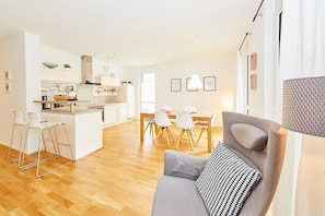 Apartment, Ground Floor | Private kitchen | Fridge, oven, stovetop, dishwasher