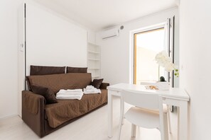 Caja de seguridad en la habitación y sistema de insonorización 