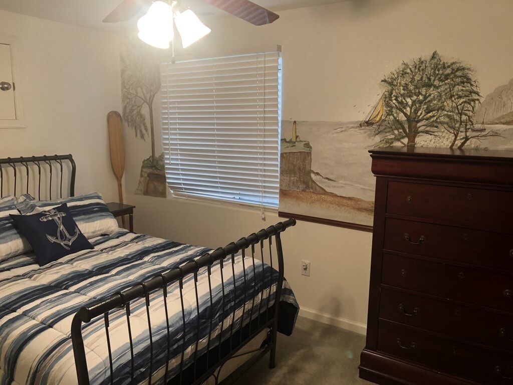 3 makuuhuonetta, silitysrauta/-lauta, ilmainen Wi-Fi, vuodevaatteet