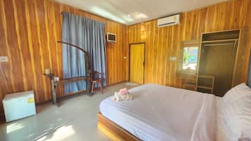 Habitación estándar doble | Escritorio, sistema de insonorización, wifi gratis y ropa de cama