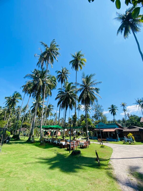 Outdoor dining - Koh Kood Far East Resort (Ko Kood)