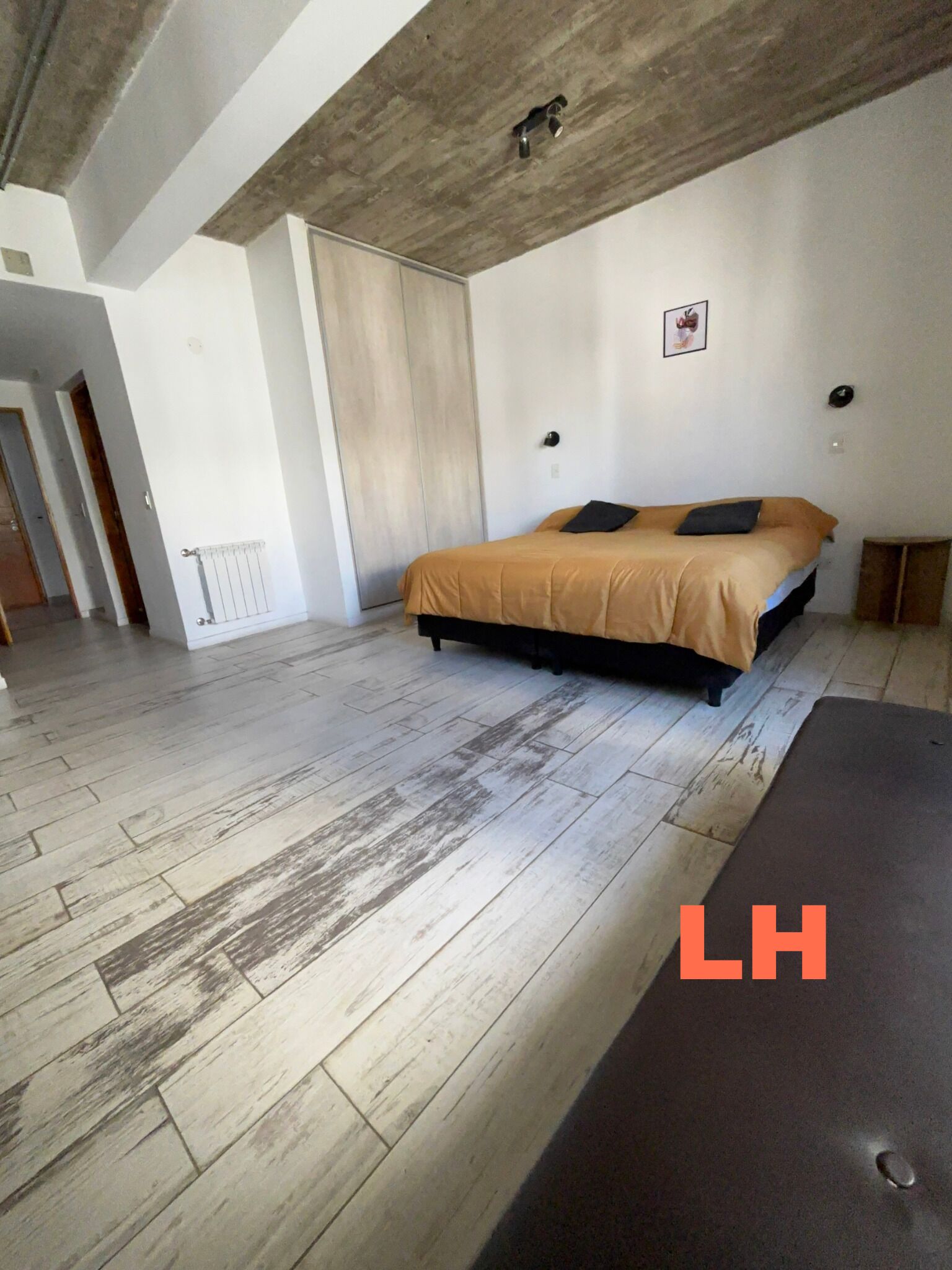 3 bedrooms, premium bedding, Select Comfort beds, minibar