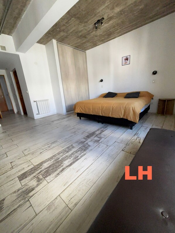 3 bedrooms, premium bedding, Select Comfort beds, minibar - Lujan Homes (Luján)
