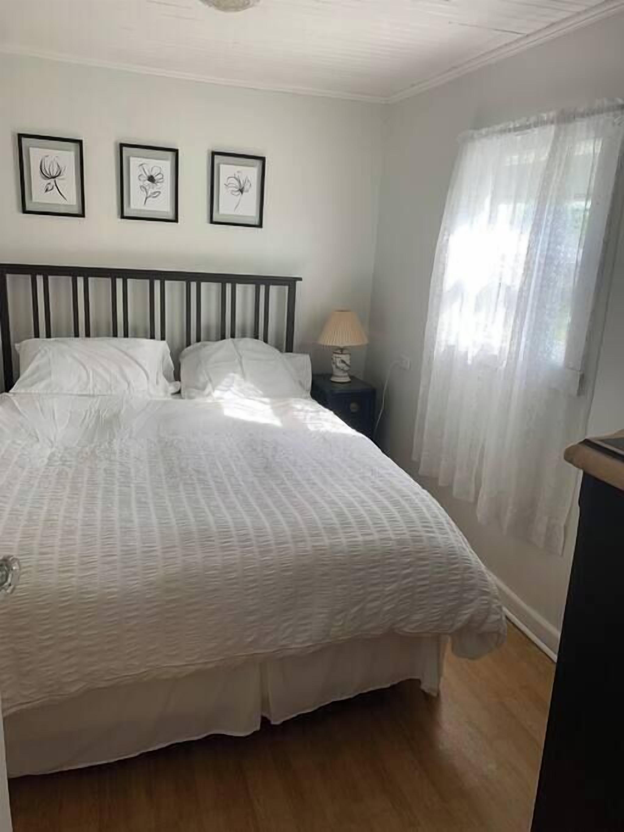 4 makuuhuonetta, silitysrauta/-lauta, Wi-Fi, vuodevaatteet