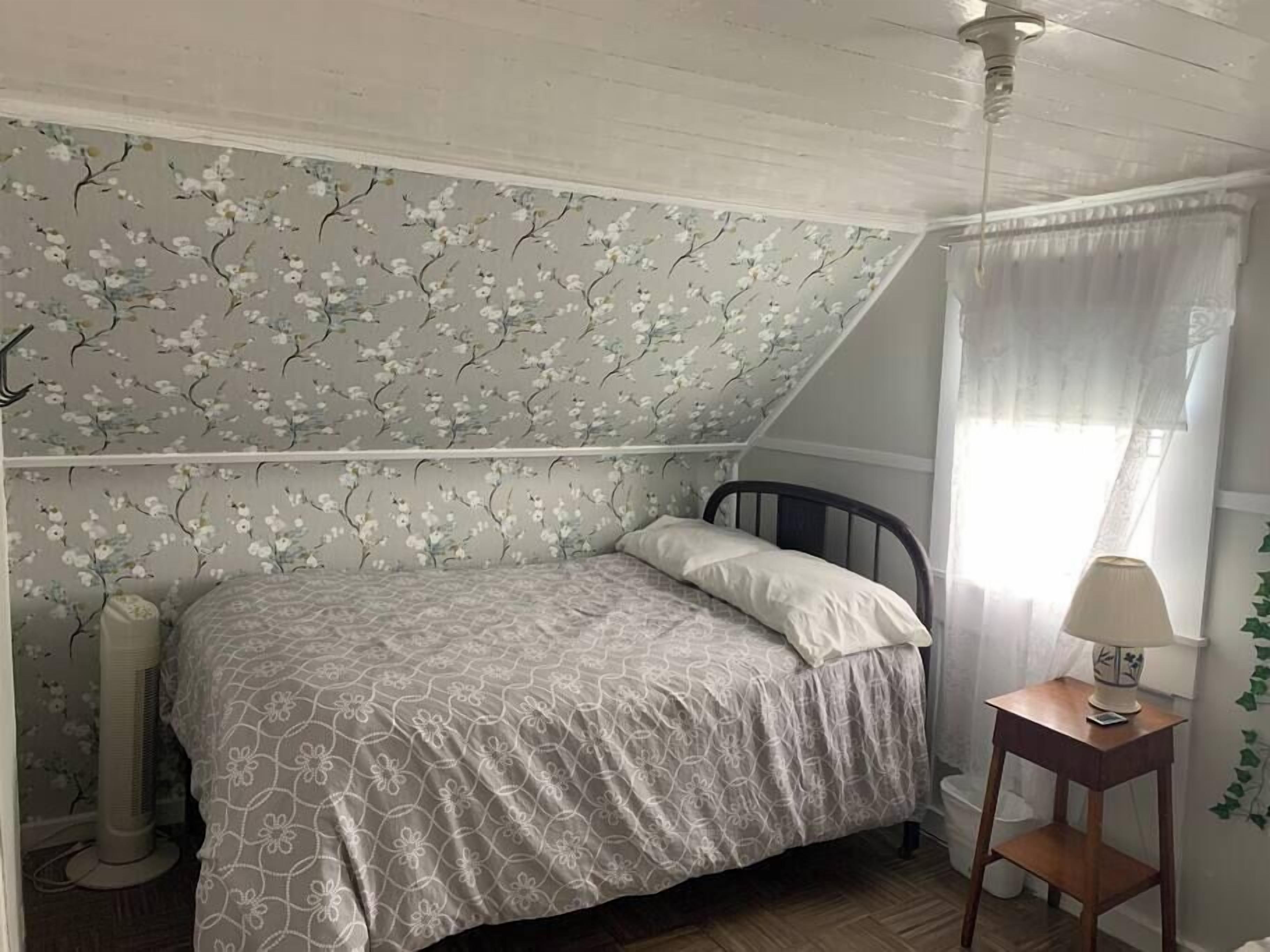 Room 3 DOUBLE BED