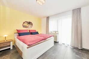 Free WiFi, bed sheets - Haus Constanze (Bernkastel-Kues)