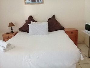 Bureau, draps fournis