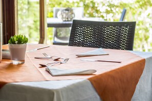 Free daily buffet breakfast  - Villa Lazzari B&B Tra i due Mari (Maglie)