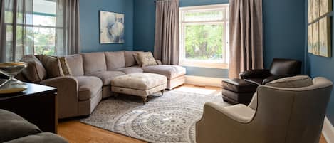 Smart-TV, Tischfußball, Musikbibliothek, Videothek