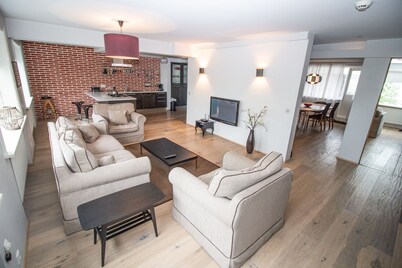 Theater Court - Sea View Apartment