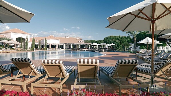 حمّام سباحة خارجي، حمّام سباحة مُدفَّأ