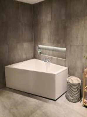 Hus - 4 sovrum | Badrum | Hårtork, tvål och schampo