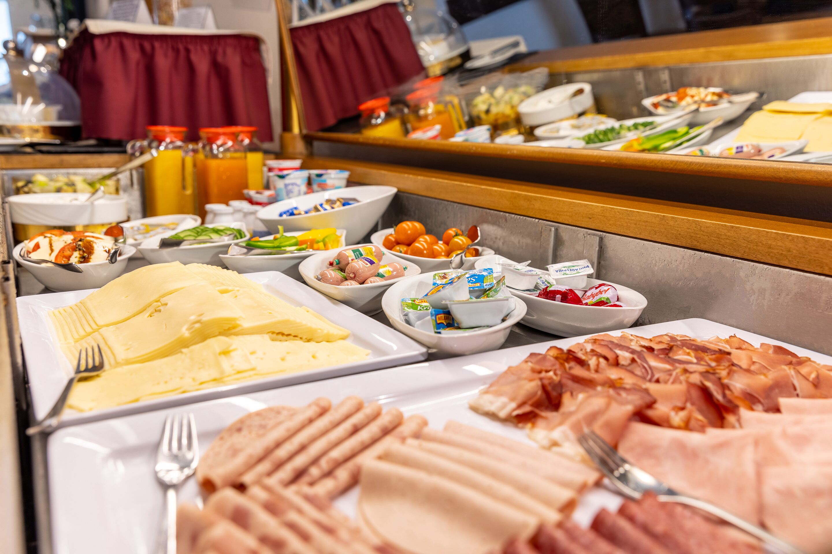 daily buffet breakfast (eur 15 per person)