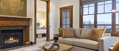 Een smart-tv en een open haard