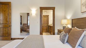 3 habitaciones, tabla de planchar con plancha, wifi y ropa de cama