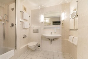 Hair dryer, towels - TRIP INN Hotel Aschaffenburger Hof (Aschaffenburg)