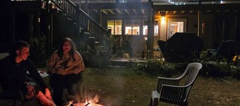 KEZAR LK,  sleeps 10. Dogs w/fee,8.6 ml Pleasant Ski, 1ml Golf/beachs/trail ac

