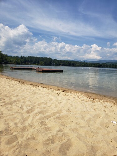 KEZAR LK, sleeps 10. Dogs w/fee,8.6 ml Pleasant Ski, 1ml Golf/beachs/trail ac