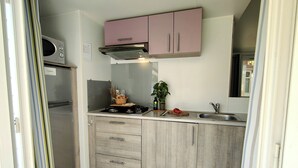 Chalet, 3 Bedrooms, Terrace | Private kitchen - Greenchalets Glamping Argeles sur mer (Argelès-sur-Mer)