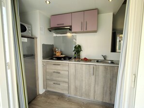 Chalet, 3 Bedrooms, Terrace | Private kitchen - Greenchalets Glamping Argeles sur mer (Argelès-sur-Mer)