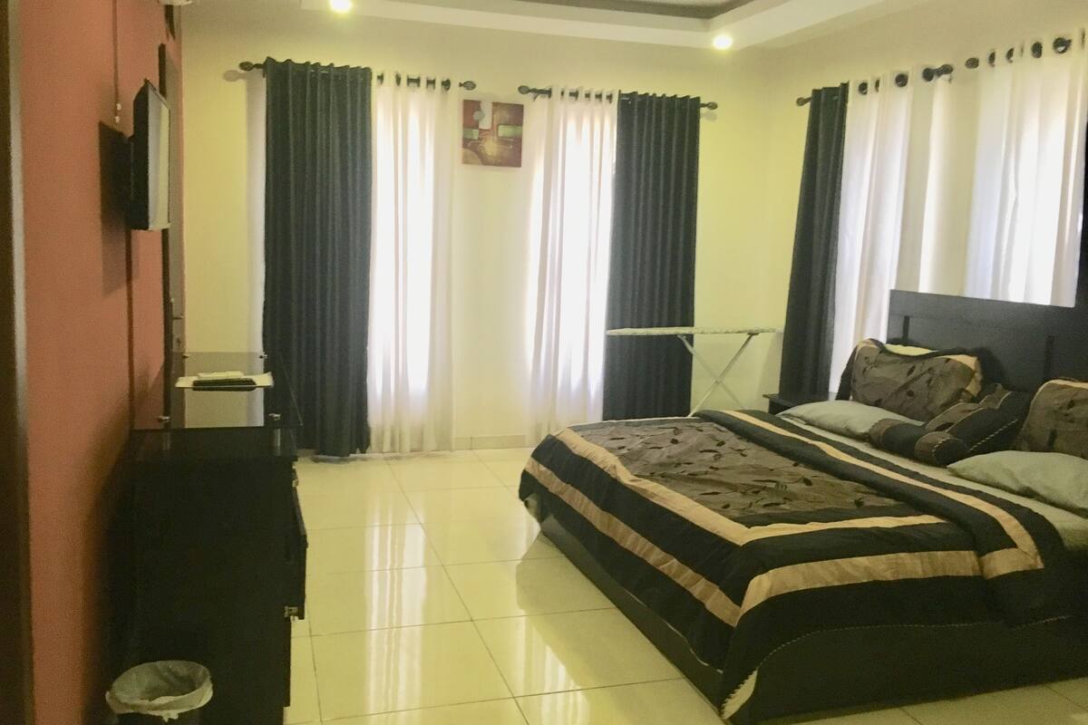 Desk, free WiFi, bed sheets