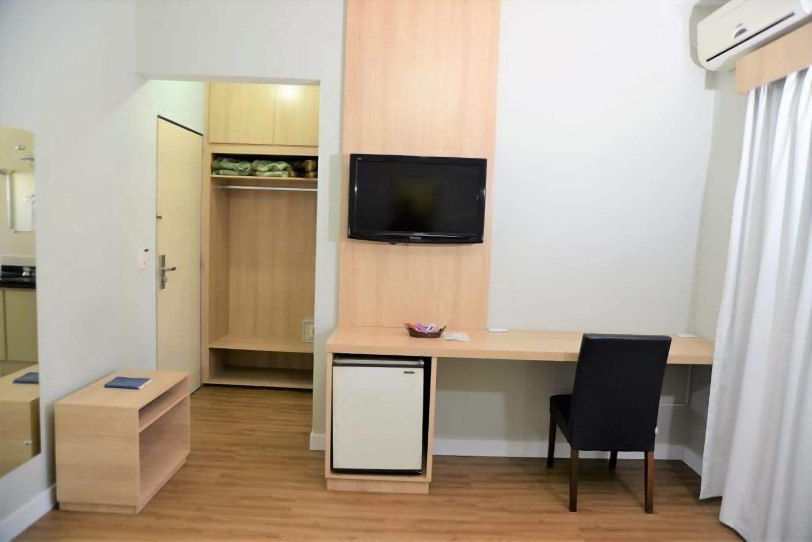 standard double or twin room | 1 bedroom, minibar, desk, blackout curtains