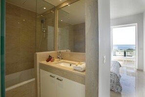 Villa, 4 Schlafzimmer, eigener Pool | Badezimmer | Haartrockner, Handtücher