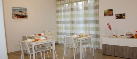 Petit déjeuner composé de spécialités régionales compris tous les jours