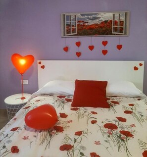 Down comforters, individually decorated, individually furnished, desk - B&B Appiddaveru (Catania)