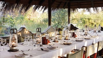 Breakfast, lunch, dinner served; local and international cuisine