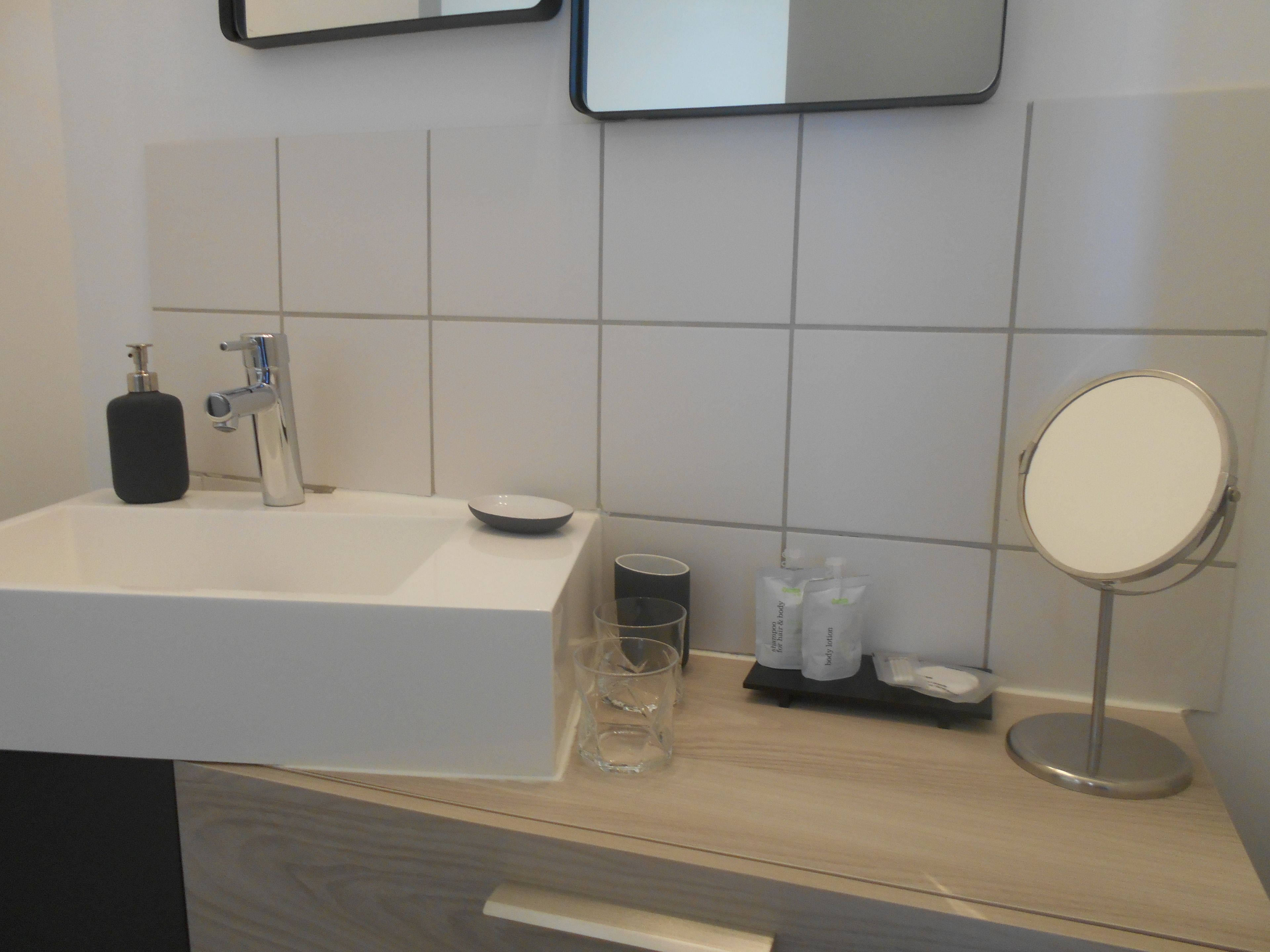 Wastafel kamar mandi