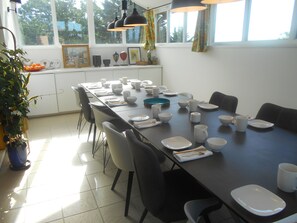 Free daily continental breakfast - Chambres d'Hotes Les Palmiers (Gluiras)