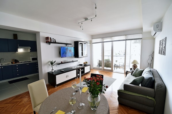 Apartment, 2 Bedrooms, Balcony | Living room