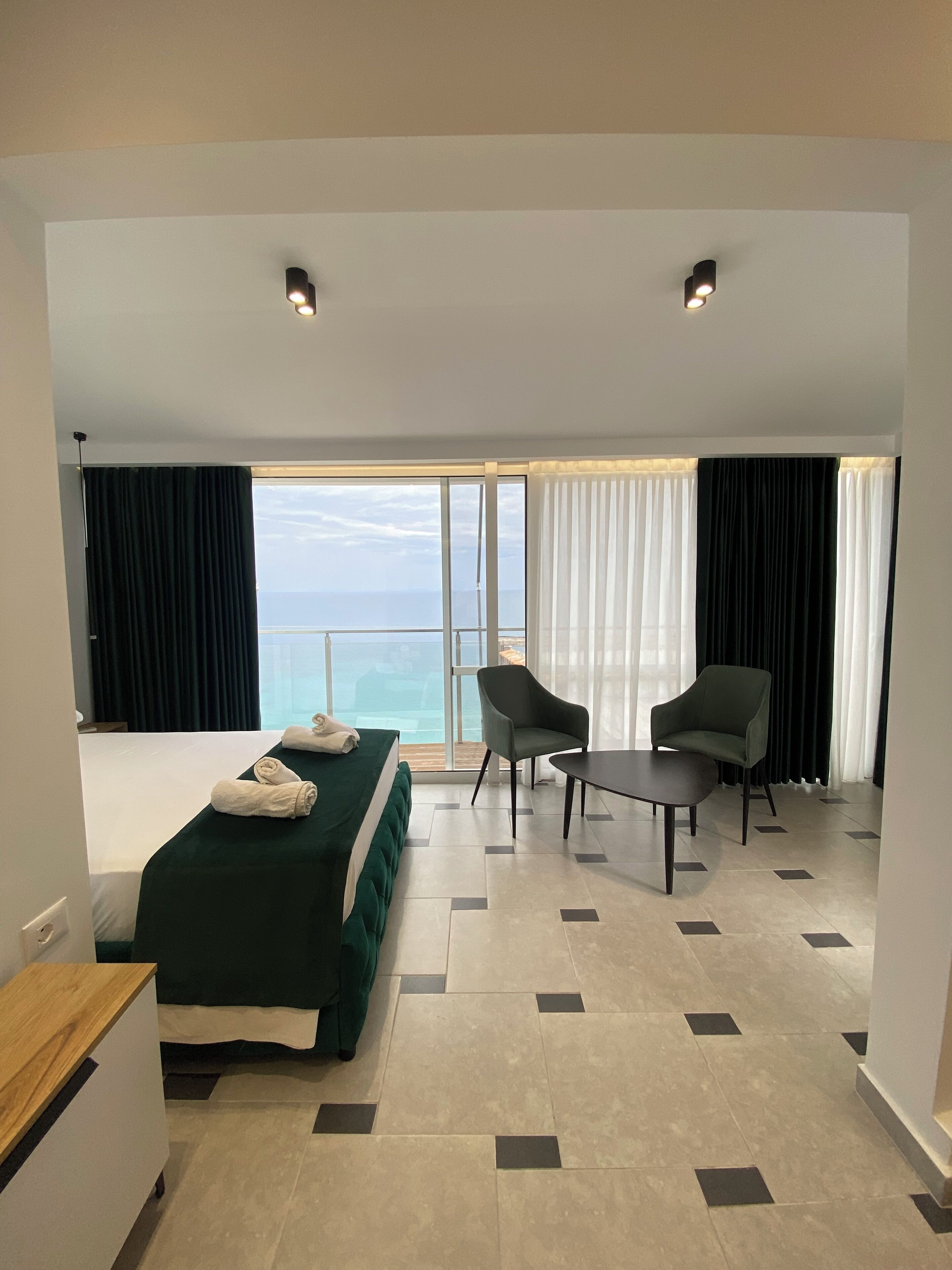 Foto - Qeparo Napolon Complex