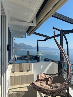 Deluxe Suite, Sea View | Free WiFi