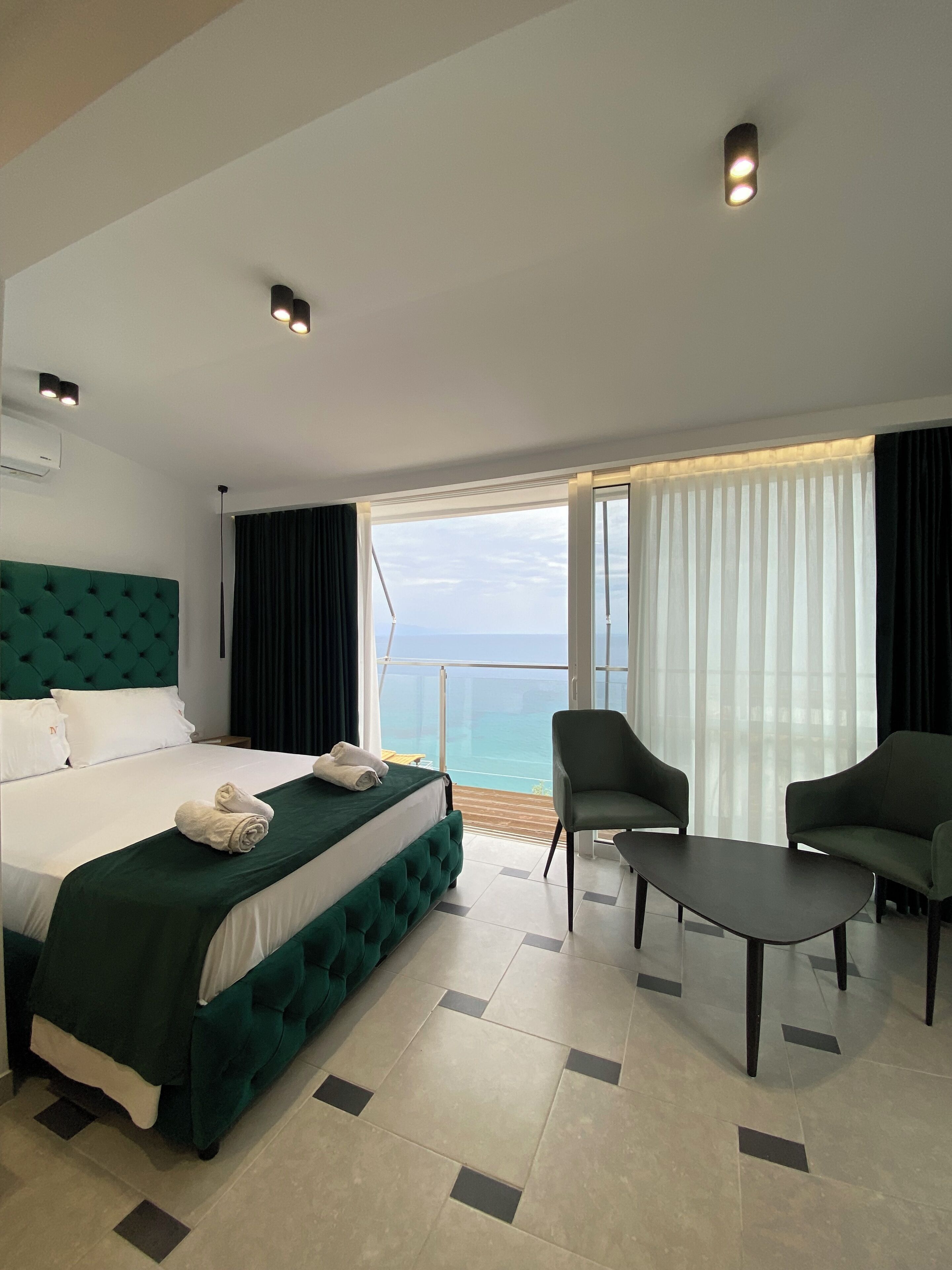 Foto - Qeparo Napolon Complex