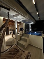 Deluxe Suite, Sea View | Free WiFi