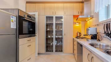 Căn hộ | Bếp riêng | Tủ lạnh, lò vi sóng, lò nướng, bếp nấu