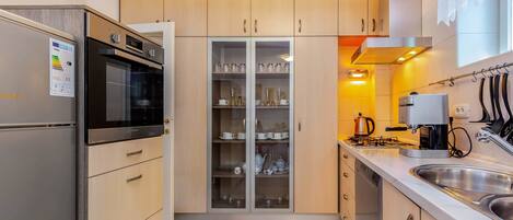 アパートメント | 専用キッチン | 冷蔵庫、電子レンジ、オーブン、コンロ